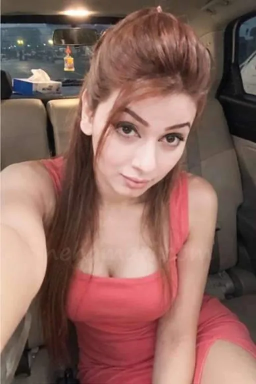 Esha, 22, girlfriend date in Indiranagar, Bangalore - photo 2