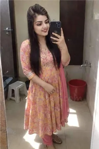 Simar, 25, desi girl in KR Puram, Bangalore - photo 4