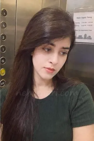 Chavi, 23, girlfriend date in Banaswadi, Bangalore - photo 4